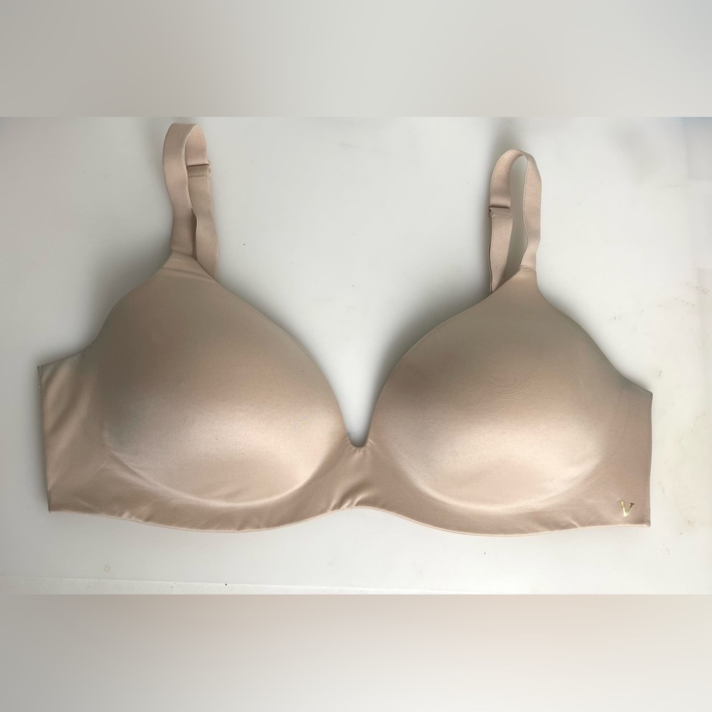 Victoria Secret Wireless Balconette Bra Nude Color Size 34DD Excellent